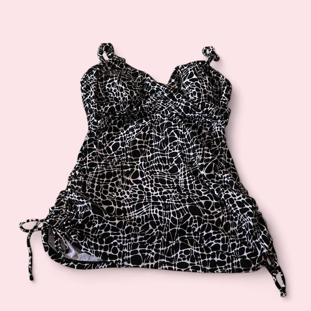 Tankini top with padding